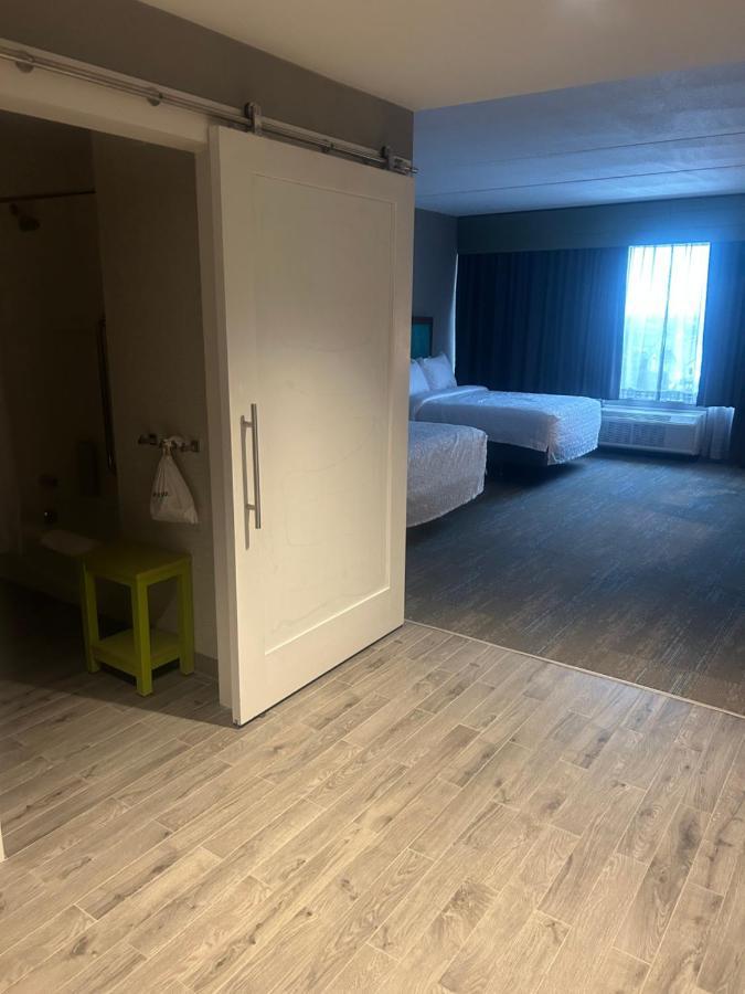Hampton Inn By Hilton Кингстон Экстерьер фото