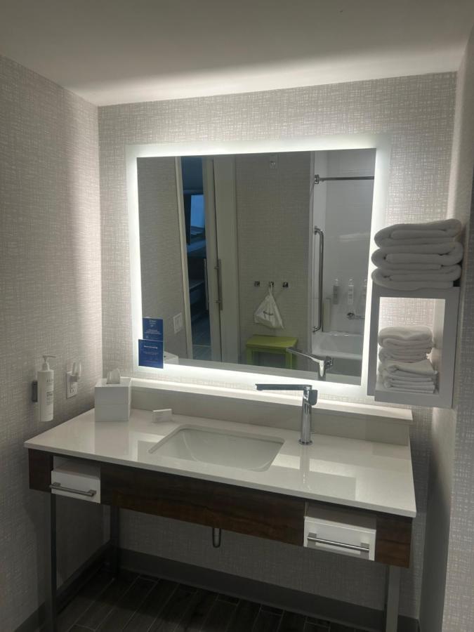 Hampton Inn By Hilton Кингстон Экстерьер фото